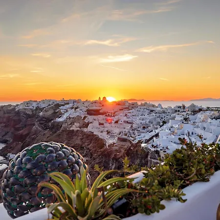 Ikies Santorini 4* Oia