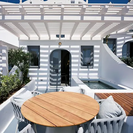 Ikies Santorini Hotel