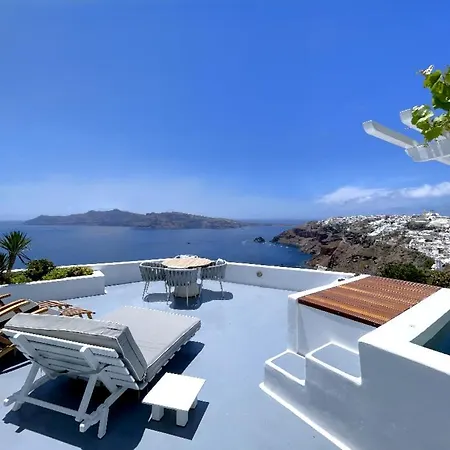 Ikies Santorini