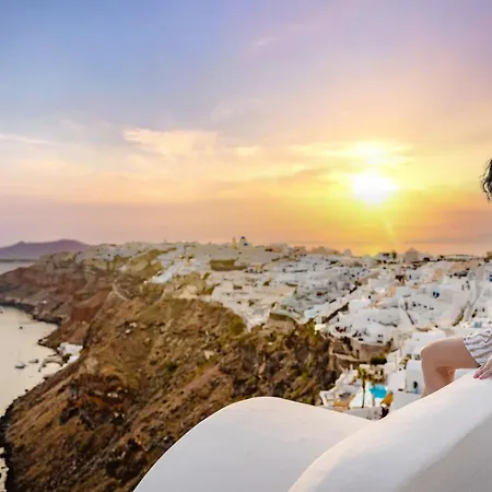 Ikies Santorini 4*